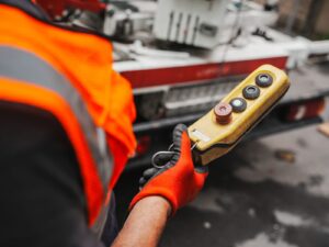 Scopri di più sull'articolo Noleggio Autoscale a Vermezzo con Zelo | Servizio Veloce